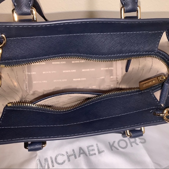 Michael Kors Purse - Picture 15 of 16